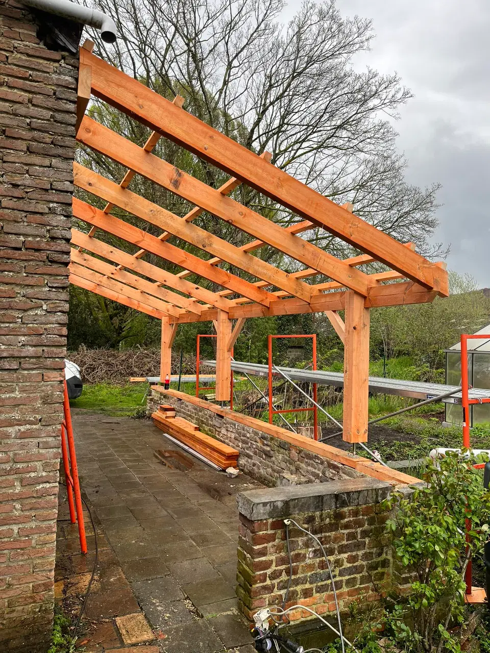 Carport en charpente traditionnelle