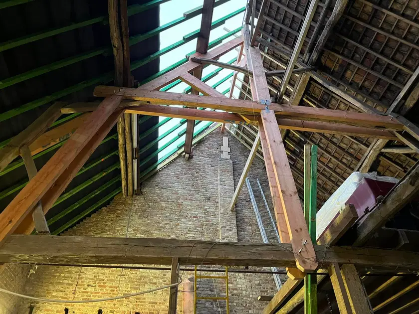 Une charpente reprise dans un bâtiment ancien
