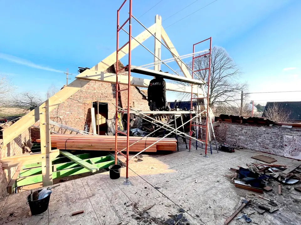 Charpente traditionnelle — en fin de chantier
