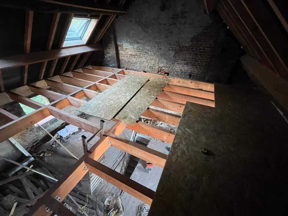 Gîtage 8 × 23 et 10 × 30, plancher OSB — au début du chantier