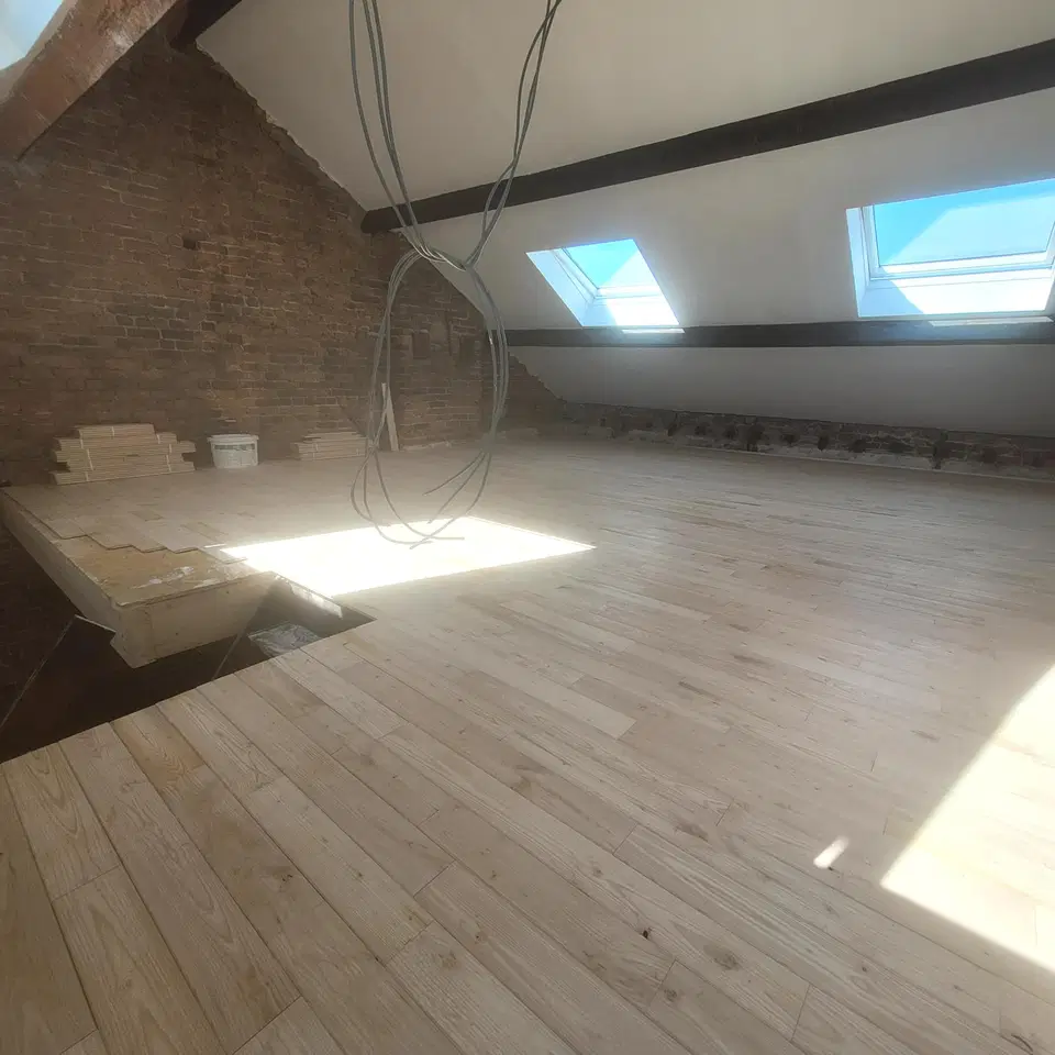 Une mezzanine et des combles remis à neuf
