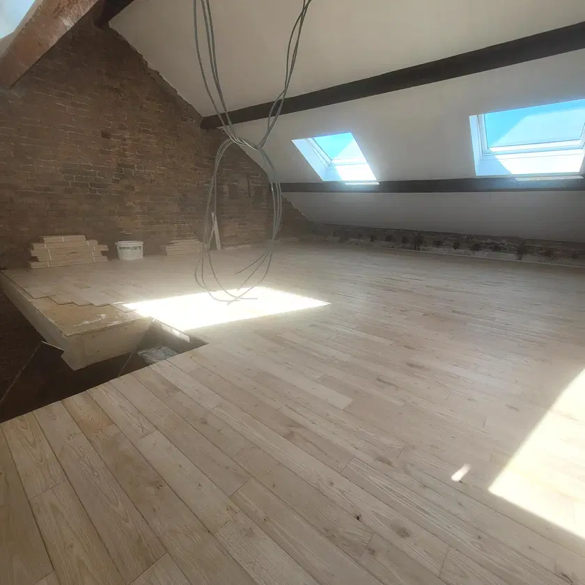 Une mezzanine et des combles remis à neuf