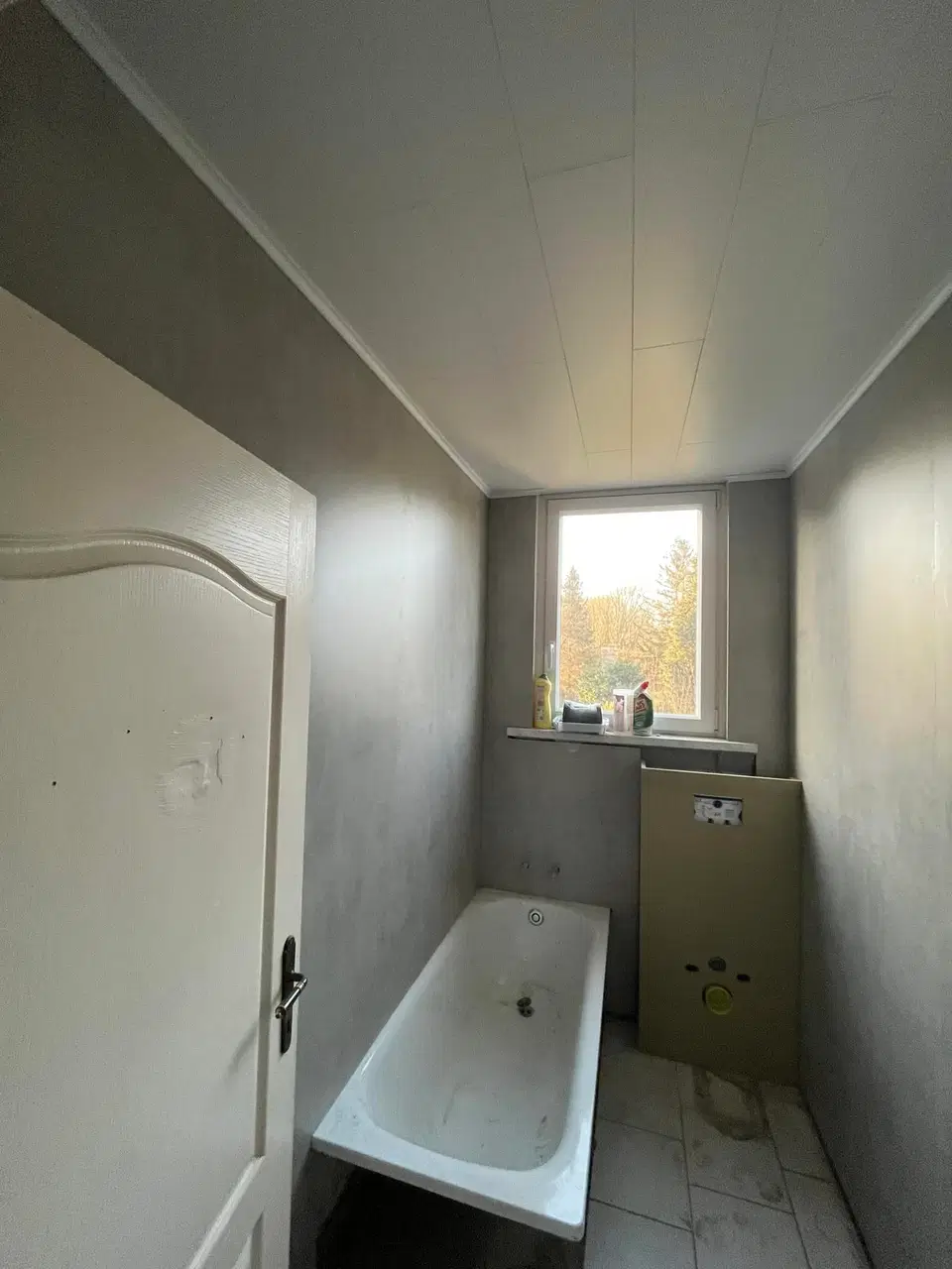 Des murs habillés de lambris, pièce par pièce — en fin de chantier