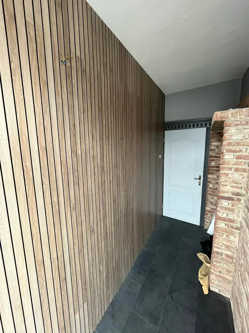 Des murs habillés de lambris, pièce par pièce