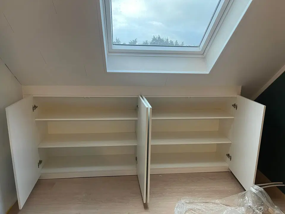 Placard sous pente — en fin de chantier