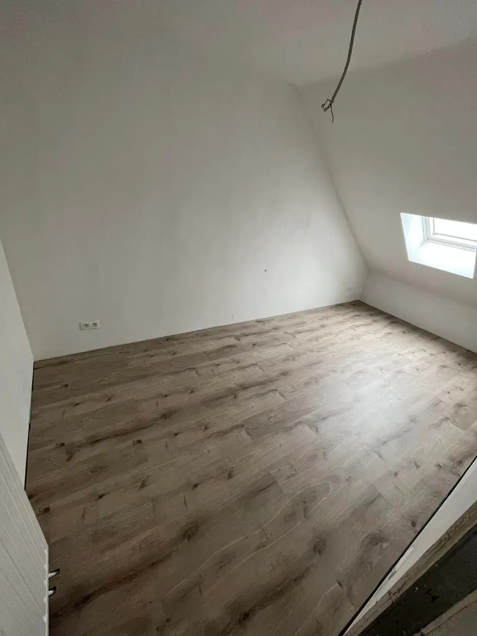Un plancher flottant dans des combles aménagés — pendant les travaux