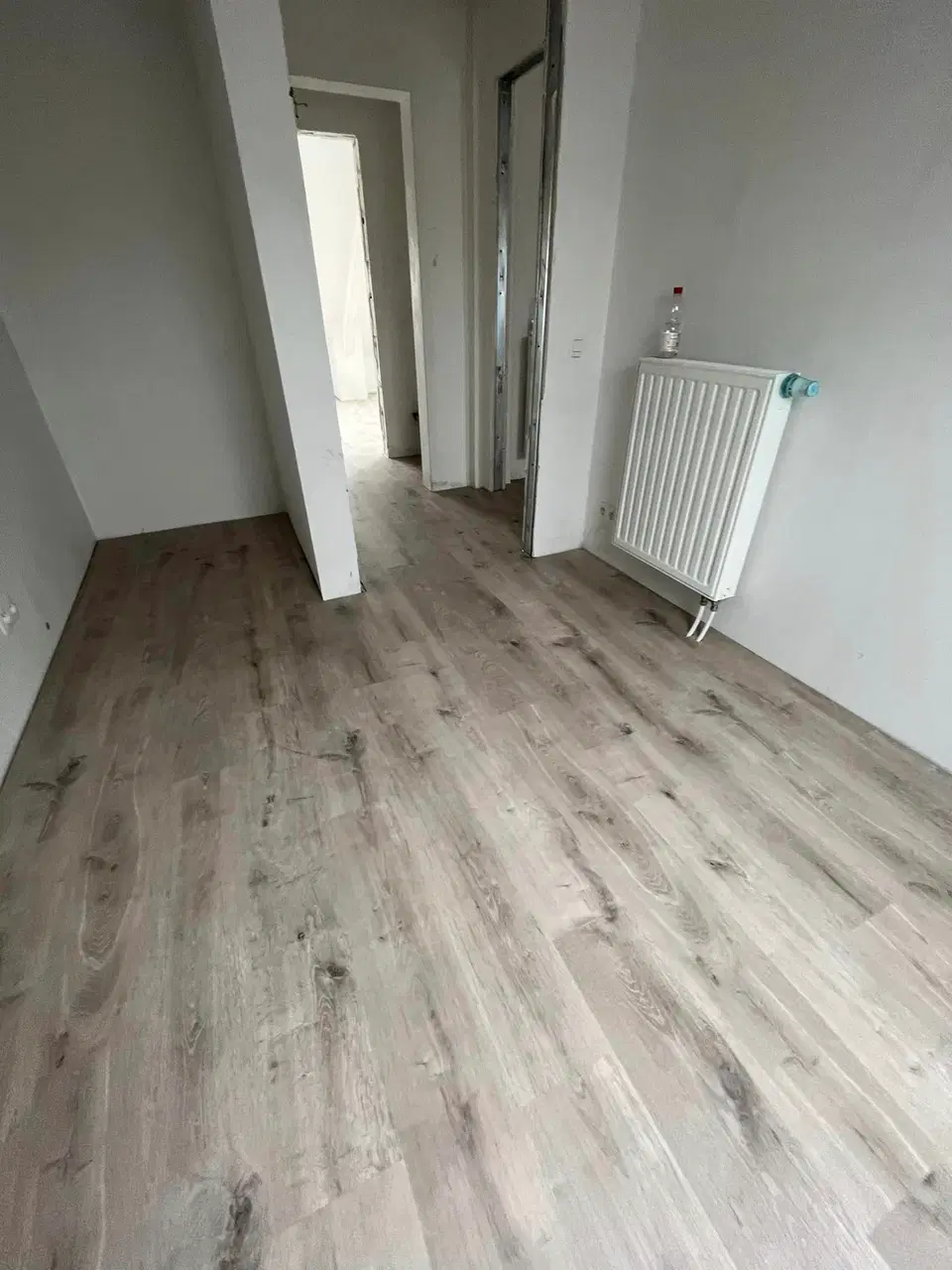Un plancher flottant dans des combles aménagés — pendant les travaux