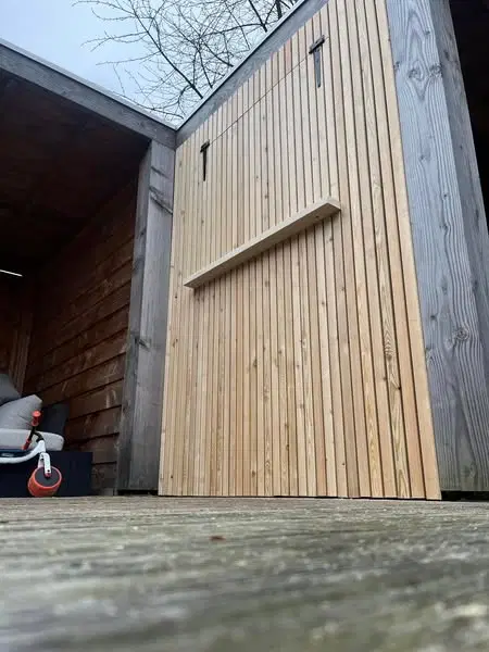 Pool house : vestiaire et bar extérieur — au début du chantier