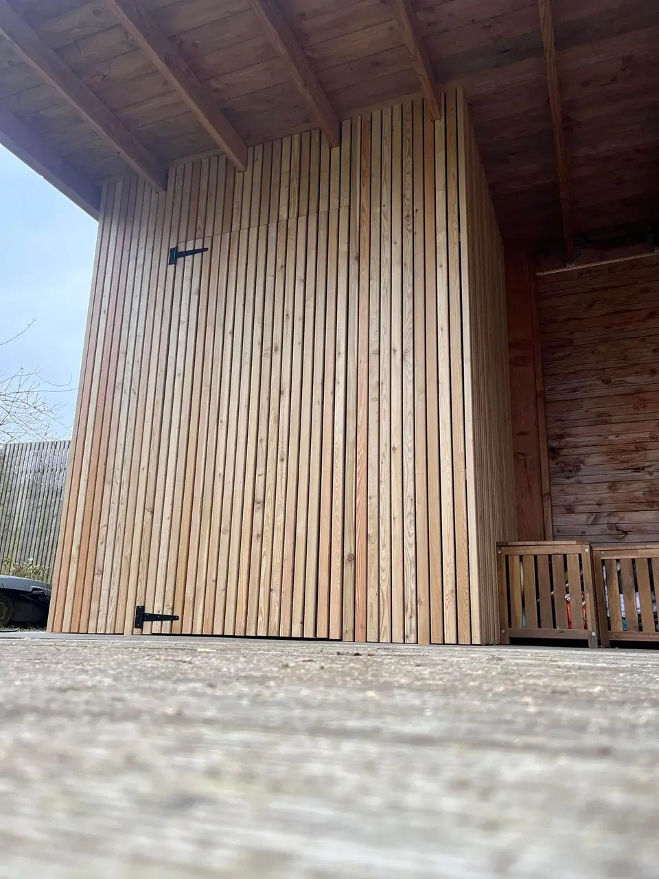 Pool house : vestiaire et bar extérieur — pendant les travaux