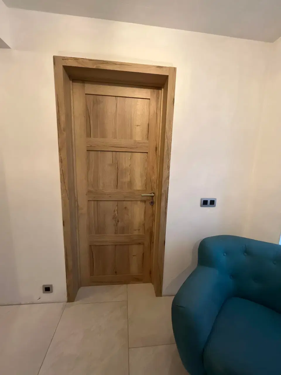 Porte intérieure Real Wood et cache-collecteur — vers la fin du chantier