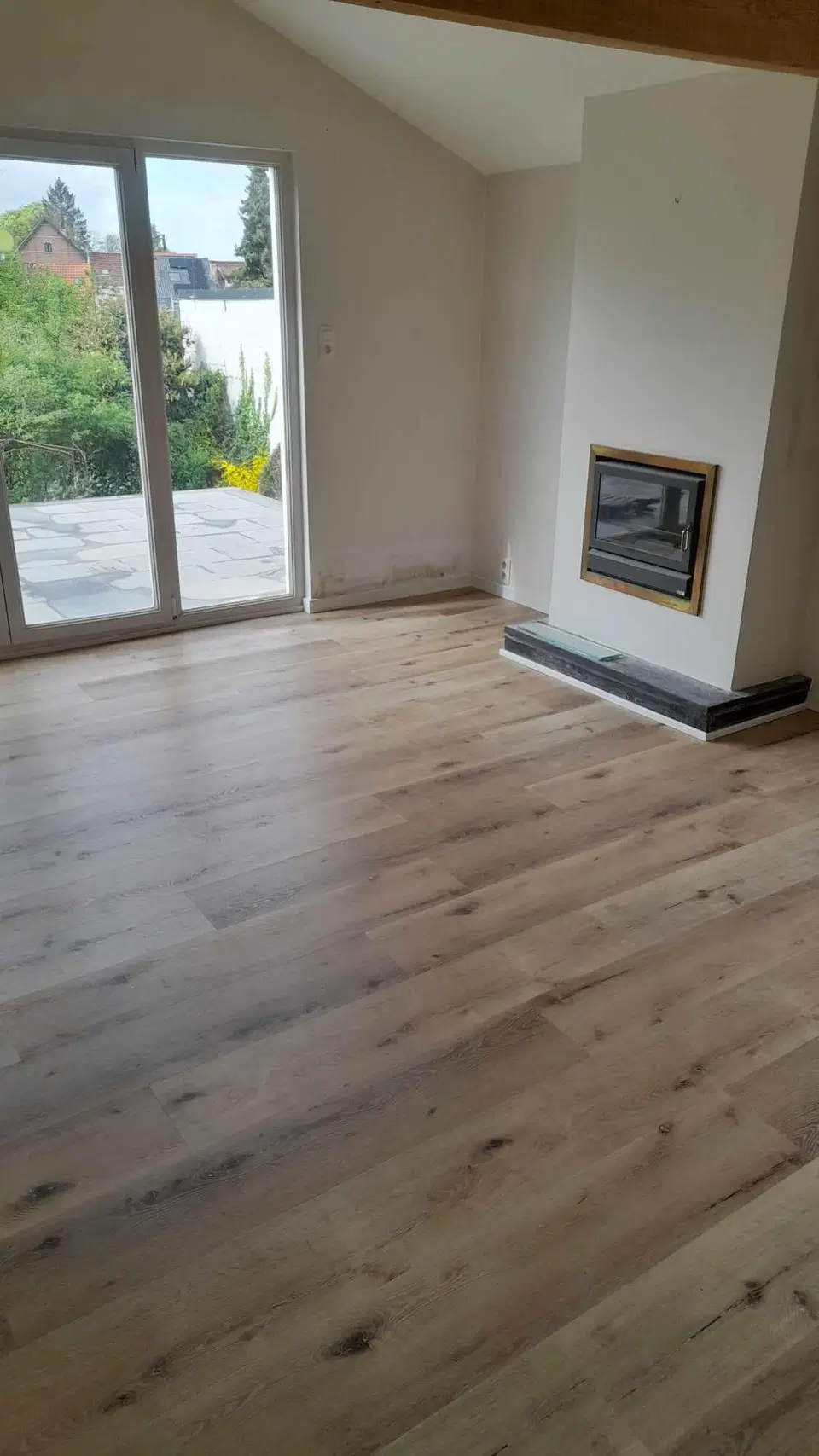 Pose de 45 m² de parquet flottant