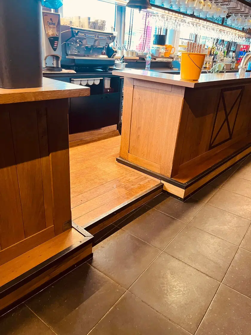 Rénovation du bar et des sanitaires d’une brasserie